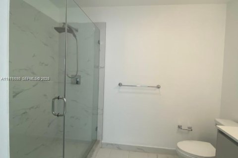 Condo in Miami, Florida, 3 bedrooms  № 2040871 - photo 18