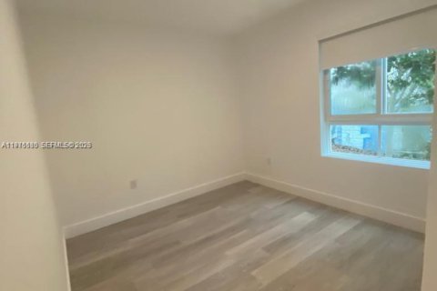 Condo in Miami, Florida, 3 bedrooms  № 2040871 - photo 23