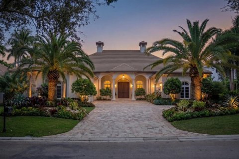 House in Jupiter, Florida 5 bedrooms, 519.6 sq.m. № 2180208