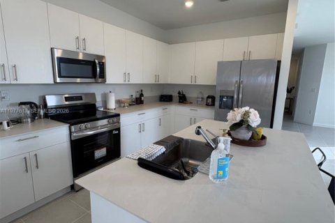 Townhouse in Homestead, Florida 3 bedrooms, 169.73 sq.m. № 2042112 - photo 5