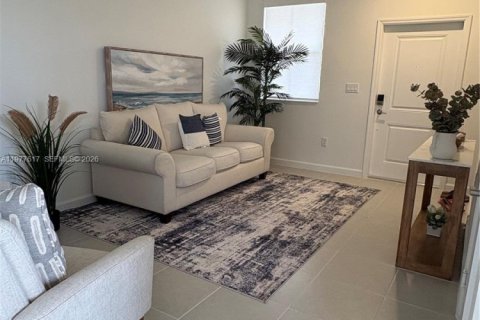 Townhouse in Homestead, Florida 3 bedrooms, 169.73 sq.m. № 2042112 - photo 4