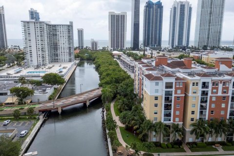 Condo in Sunny Isles Beach, Florida, 2 bedrooms  № 2075177 - photo 28