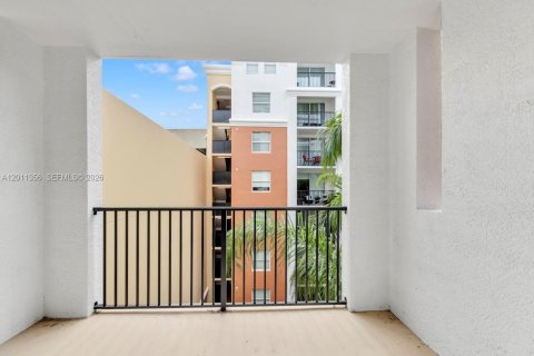 Condo in Sunny Isles Beach, Florida, 2 bedrooms  № 2075177 - photo 8