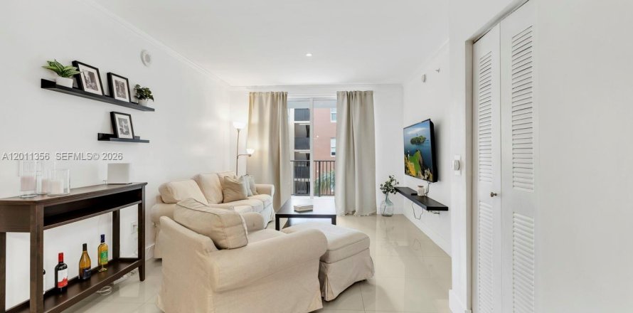 Condo in Sunny Isles Beach, Florida, 2 bedrooms  № 2075177