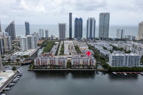 Condo in Sunny Isles Beach, Florida, 2 bedrooms  № 2075177 - photo 27