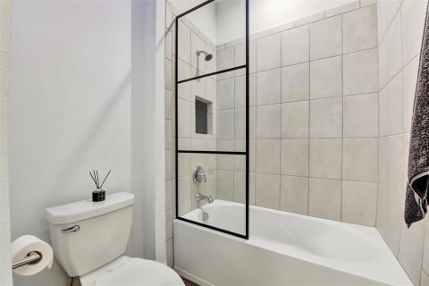 Casa en venta en Wesley Chapel, Florida, 3 dormitorios, 179.67 m2 № 1901995 - foto 17