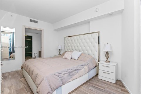 Condo in Miami, Florida, 1 bedroom  № 1872652 - photo 23