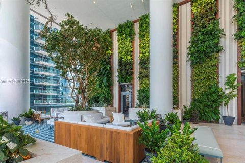 Condo in Miami, Florida, 1 bedroom  № 1872652 - photo 8