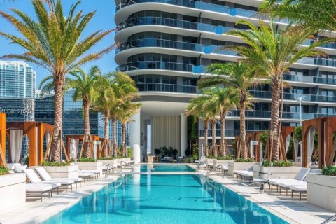 Condo in Miami, Florida, 1 bedroom  № 1872652 - photo 3