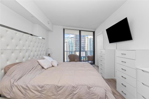 Condo in Miami, Florida, 1 bedroom  № 1872652 - photo 22