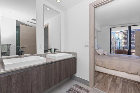 Condo in Miami, Florida, 1 bedroom  № 1872652 - photo 24