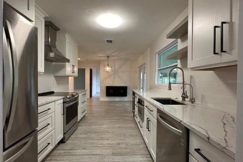House in North Port, Florida 2 bedrooms, 84.73 sq.m. № 1905415 - photo 14