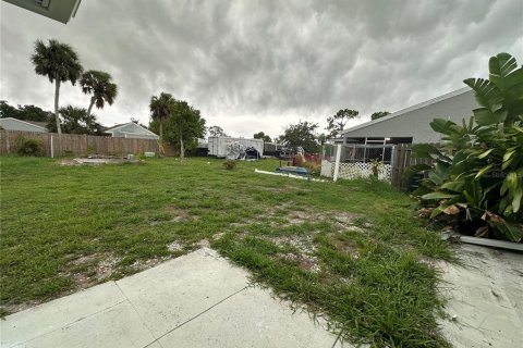 House in North Port, Florida 2 bedrooms, 84.73 sq.m. № 1905415 - photo 30