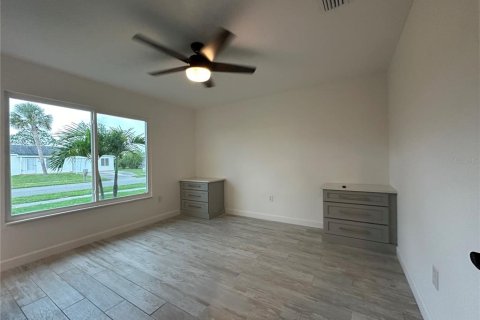 House in North Port, Florida 2 bedrooms, 84.73 sq.m. № 1905415 - photo 15