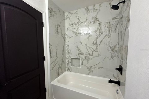 House in North Port, Florida 2 bedrooms, 84.73 sq.m. № 1905415 - photo 22