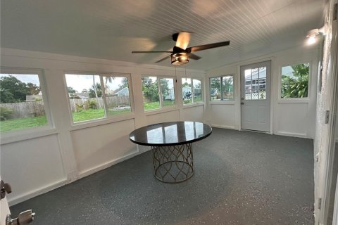 House in North Port, Florida 2 bedrooms, 84.73 sq.m. № 1905415 - photo 27