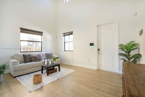 Casa en venta en Homestead, Florida, 4 dormitorios, 226.4 m2 № 2032183 - foto 7