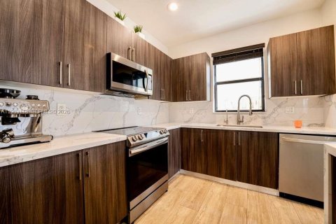 Casa en venta en Homestead, Florida, 4 dormitorios, 226.4 m2 № 2032183 - foto 14