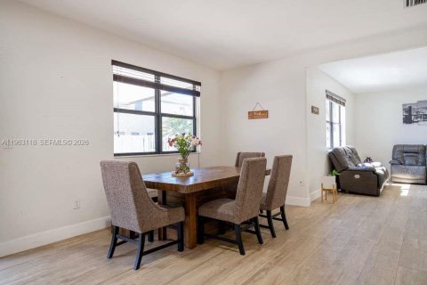 Casa en venta en Homestead, Florida, 4 dormitorios, 226.4 m2 № 2032183 - foto 19