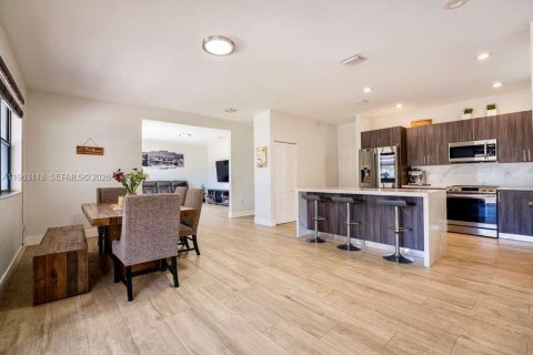 Casa en venta en Homestead, Florida, 4 dormitorios, 226.4 m2 № 2032183 - foto 18