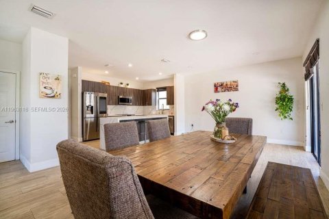 Casa en venta en Homestead, Florida, 4 dormitorios, 226.4 m2 № 2032183 - foto 17