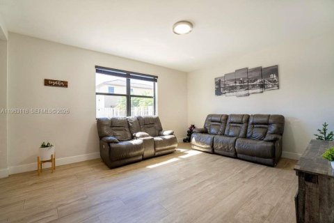 Casa en venta en Homestead, Florida, 4 dormitorios, 226.4 m2 № 2032183 - foto 10