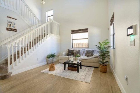 Casa en venta en Homestead, Florida, 4 dormitorios, 226.4 m2 № 2032183 - foto 4