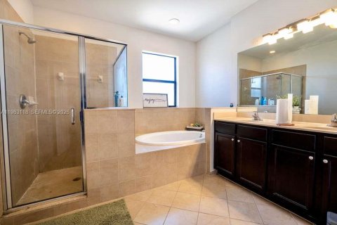 Casa en venta en Homestead, Florida, 4 dormitorios, 226.4 m2 № 2032183 - foto 28