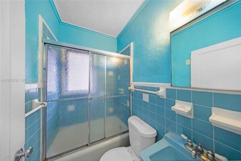 Купить коммерческую недвижимость в Майами, Флорида № 2035377 - фото 19