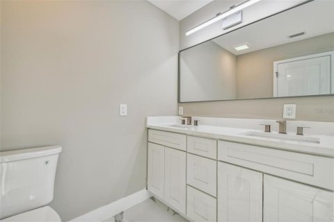 Casa en alquiler en Sarasota, Florida, 5 dormitorios, 241.55 m2 № 1900562 - foto 26