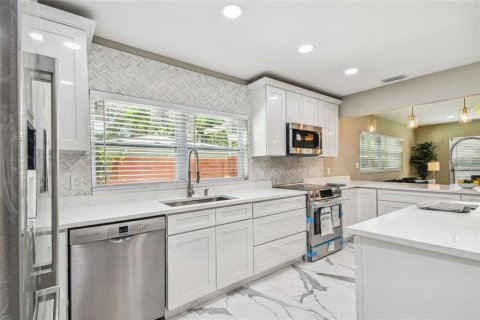 Casa en alquiler en Sarasota, Florida, 5 dormitorios, 241.55 m2 № 1900562 - foto 5
