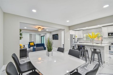 Villa ou maison à louer à Sarasota, Floride: 5 chambres, 241.55 m2 № 1900562 - photo 8