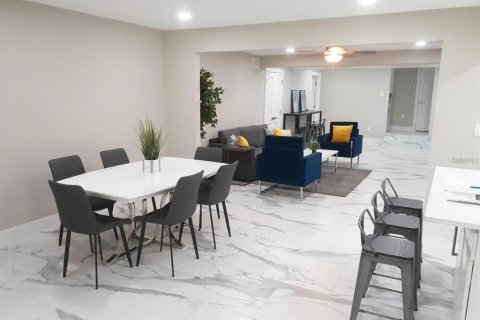 Casa en alquiler en Sarasota, Florida, 5 dormitorios, 241.55 m2 № 1900562 - foto 22