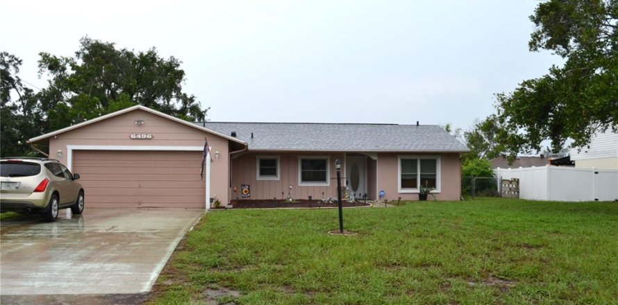Villa ou maison à Spring Hill, Floride 3 chambres, 117.43 m2 № 2238024