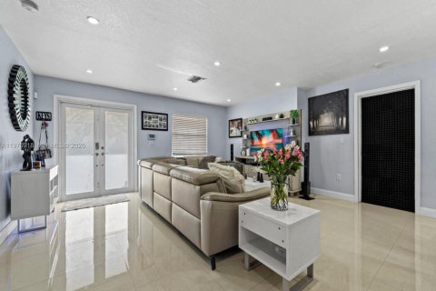 Купить виллу или дом в Хомстед, Флорида 4 спальни, 183.2м2, № 2049562 - фото 22