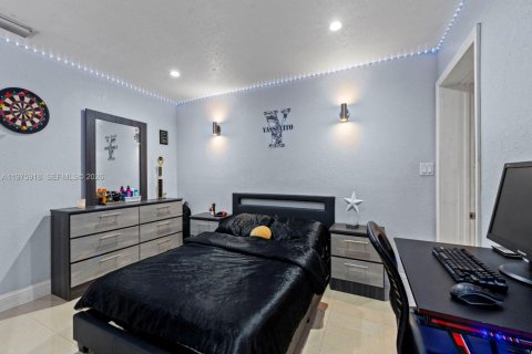 Купить виллу или дом в Хомстед, Флорида 4 спальни, 183.2м2, № 2049562 - фото 20