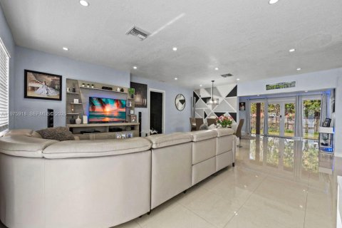 Купить виллу или дом в Хомстед, Флорида 4 спальни, 183.2м2, № 2049562 - фото 27