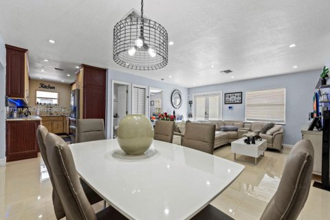 Купить виллу или дом в Хомстед, Флорида 4 спальни, 183.2м2, № 2049562 - фото 28