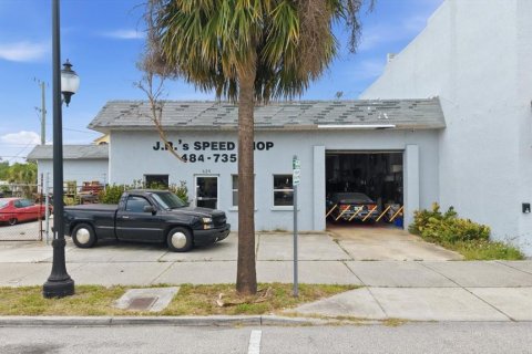 Commercial property in Venice, Florida 448.9 sq.m. № 2212712 - photo 20