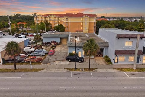 Commercial property in Venice, Florida 448.9 sq.m. № 2212712 - photo 2