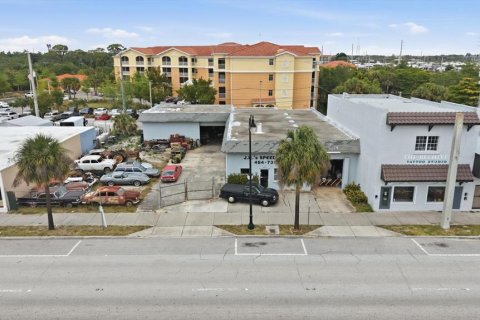 Commercial property in Venice, Florida 448.9 sq.m. № 2212712 - photo 10