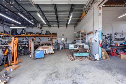 Commercial property in Venice, Florida 448.9 sq.m. № 2212712 - photo 24