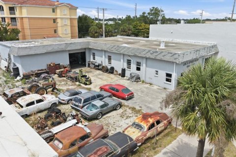 Commercial property in Venice, Florida 448.9 sq.m. № 2212712 - photo 12