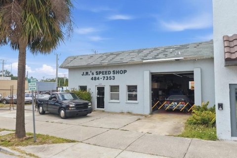 Commercial property in Venice, Florida 448.9 sq.m. № 2212712 - photo 19