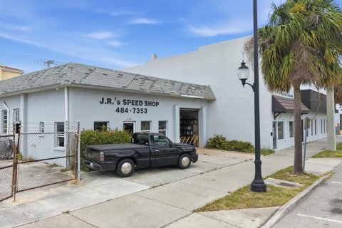 Commercial property in Venice, Florida 448.9 sq.m. № 2212712 - photo 17
