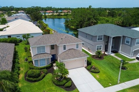 House in Sarasota, Florida 4 bedrooms, 229.1 sq.m. № 2199198 - photo 2