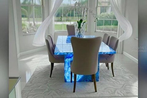 House in Sarasota, Florida 4 bedrooms, 229.1 sq.m. № 2199198 - photo 21