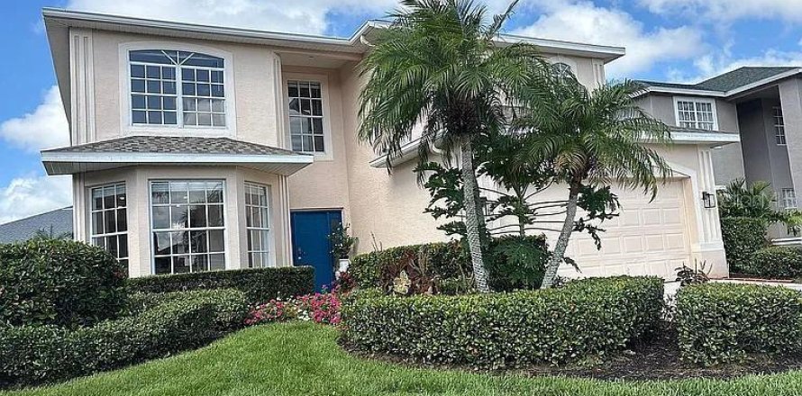 House in Sarasota, Florida 4 bedrooms, 229.1 sq.m. № 2199198