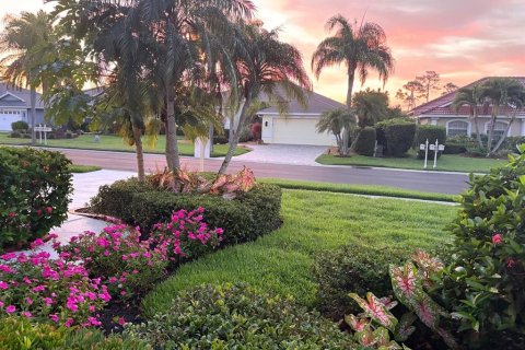 House in Sarasota, Florida 4 bedrooms, 229.1 sq.m. № 2199198 - photo 13