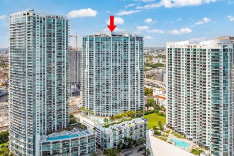 Condominio en venta en Miami, Florida, 2 dormitorios, 118.36 m2 № 1779432 - foto 10
